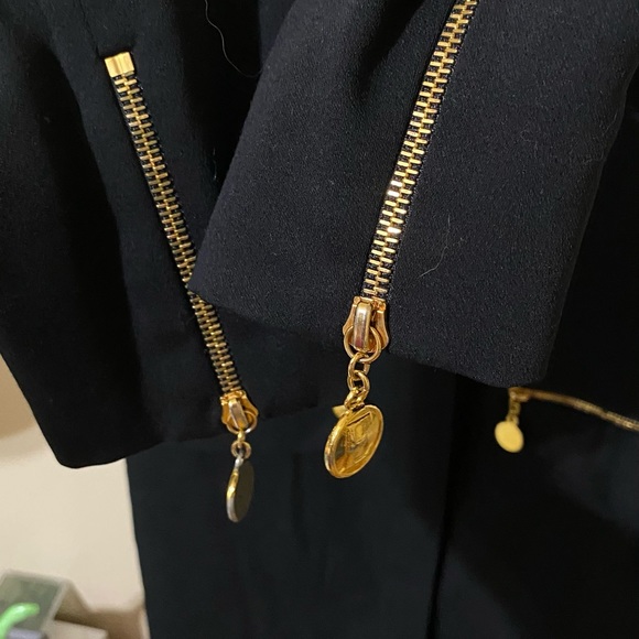 Escada coat gold hardware. - Picture 13 of 14